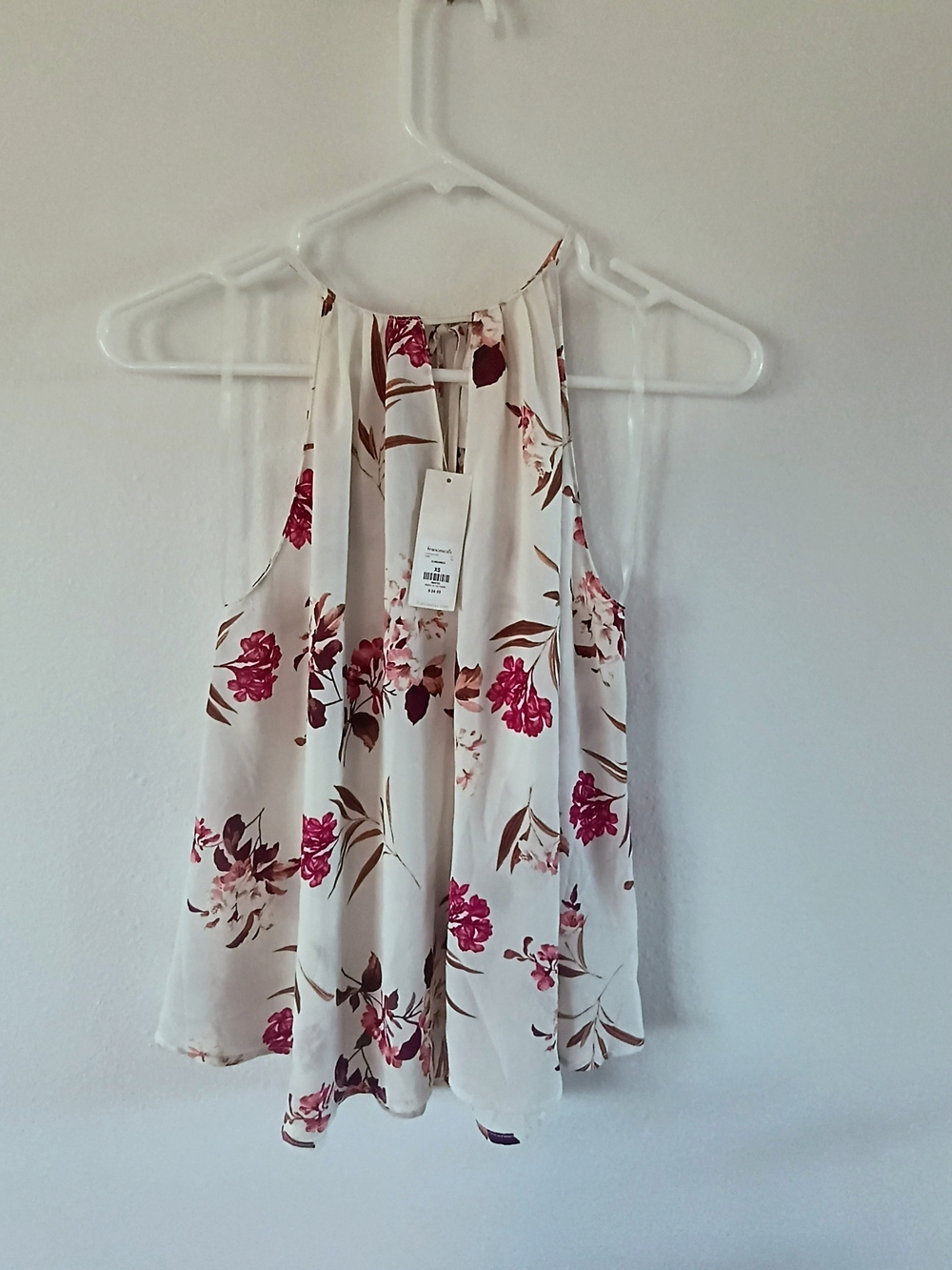 Francesca’s Floral Halter Sleeveless Blouse Ivory Pink Top Small